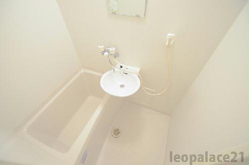 洗面設備　備品や設備仕様は号室等により異なります。現地をご確認下さい。