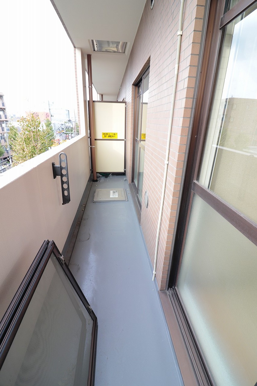 バルコニー　※同物件、別部屋になります。