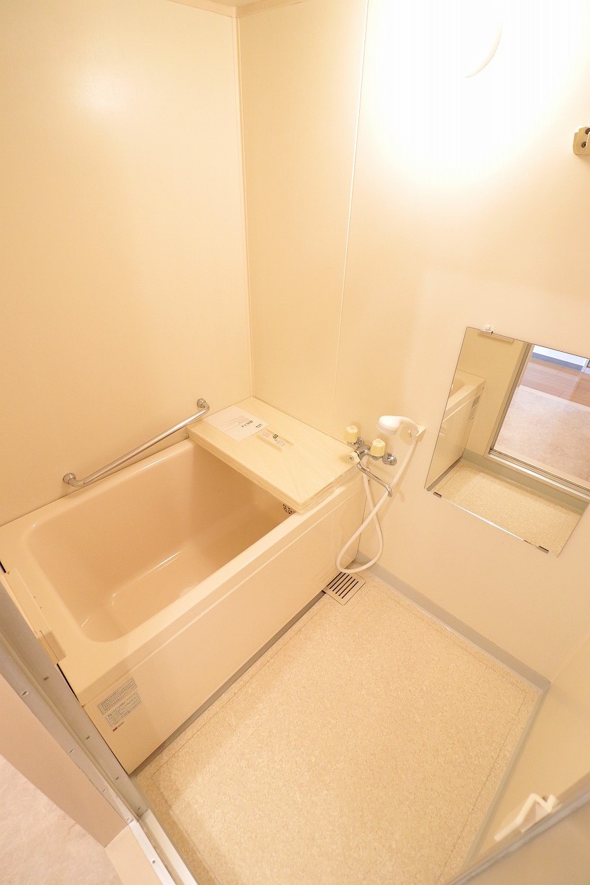 バス・シャワールーム　※同物件、別部屋になります。