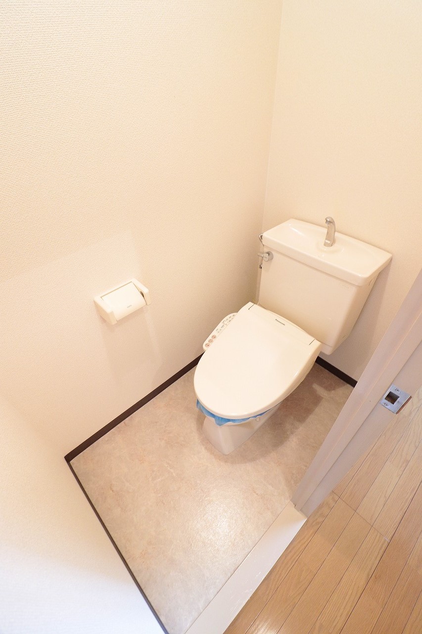 トイレ　※同物件、別部屋になります。