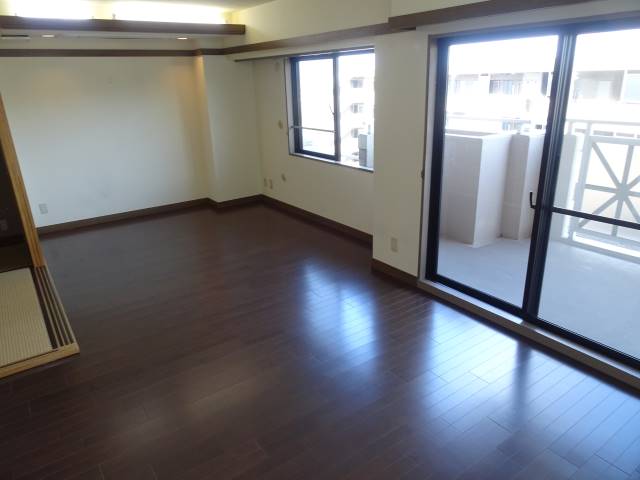 居室・リビング　リビング