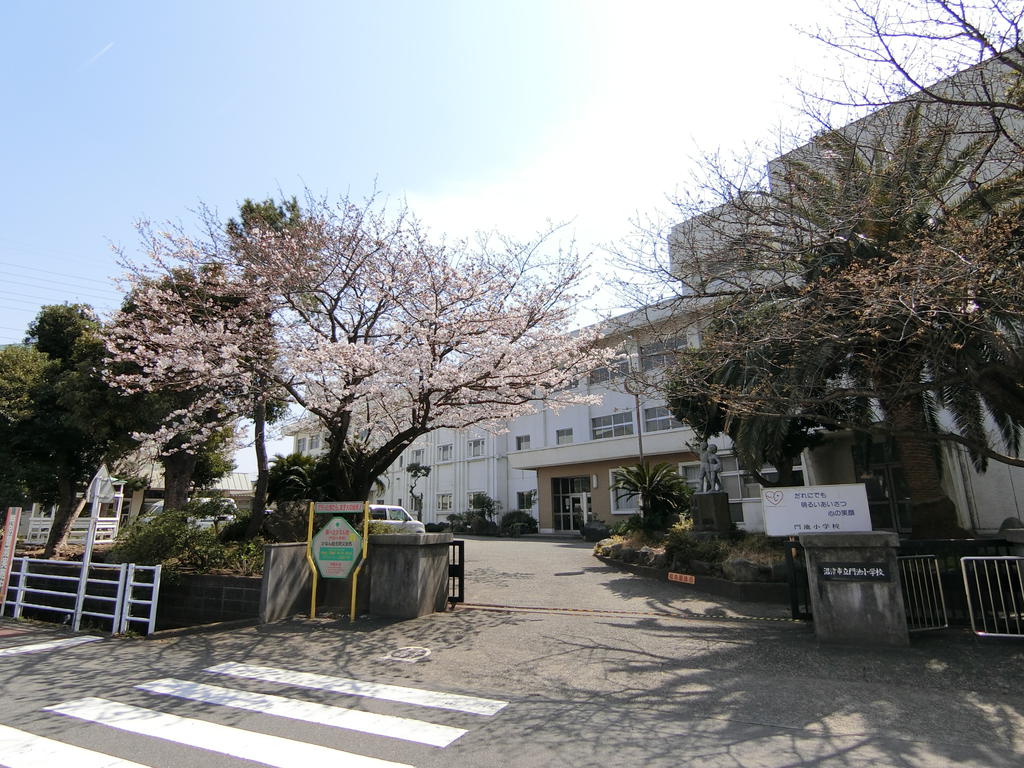 【Stone Hills Aの小学校】