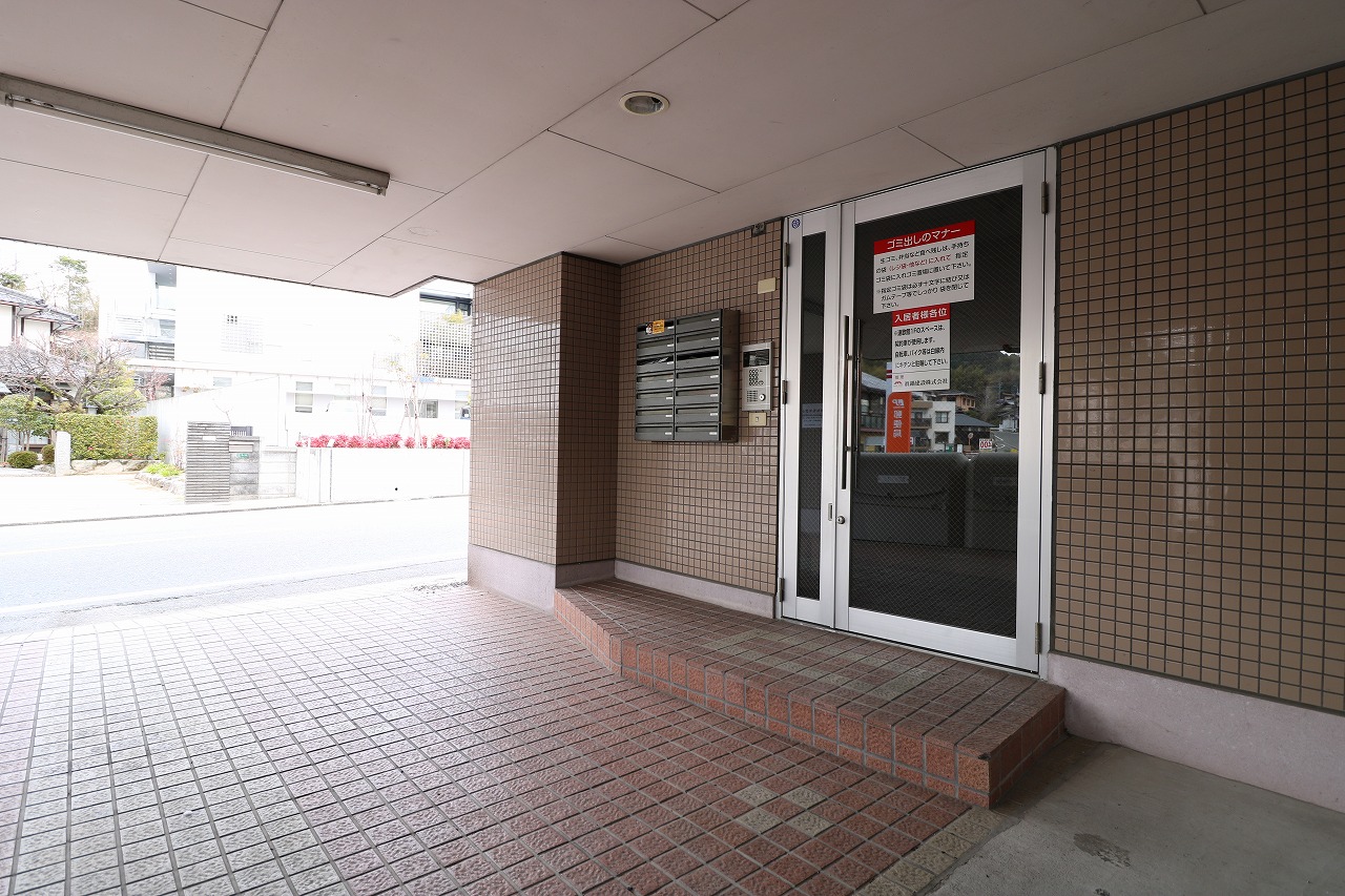 西日本鉄道太宰府線 太宰府駅 徒歩4分 6階建 築28年の外観写真
