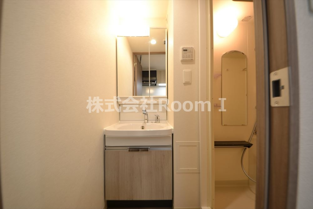 洗面設備　使いやすい洗面所です