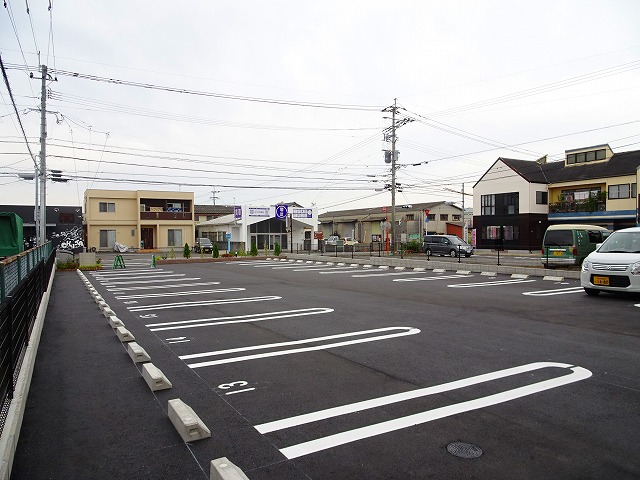 駐車場　駐車場２台可