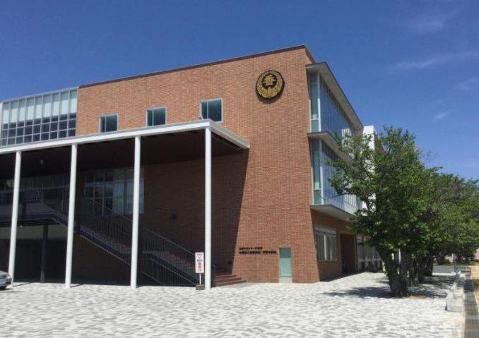 高校・高専　宇部フロンティア大学附属香川高校（高校・高専）まで585m