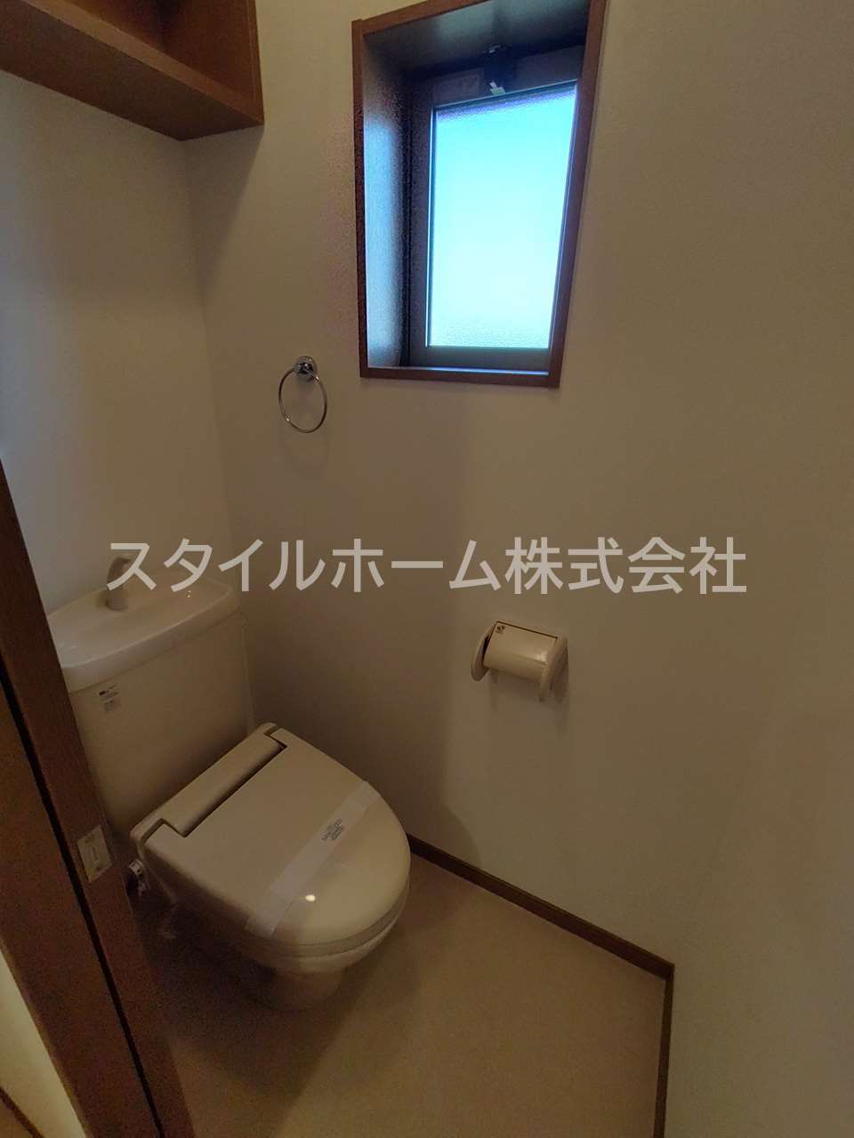 トイレ　別部屋写真です。