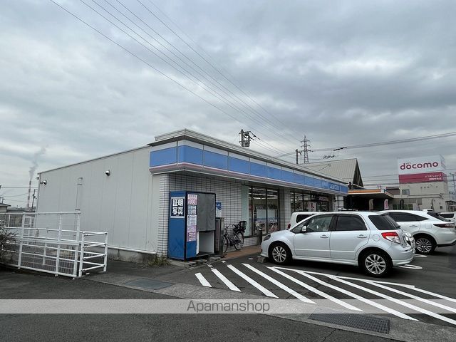 コンビニ　ローソン四国中央下柏町店（コンビニ）まで691m