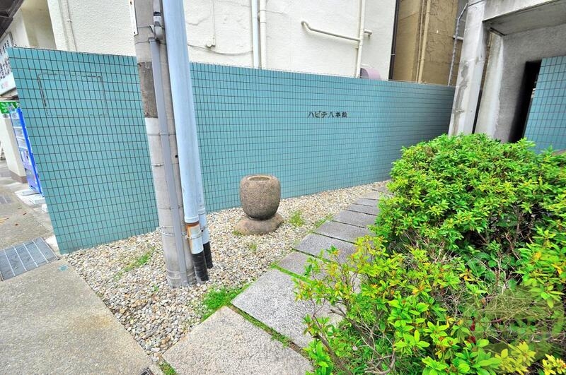 エントランス　高級感があるエントランスは安心のオートロック完備です。