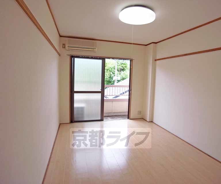 居室・リビング　明るいお部屋ですよ