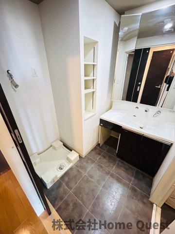 プレミアム菱屋西の内装写真