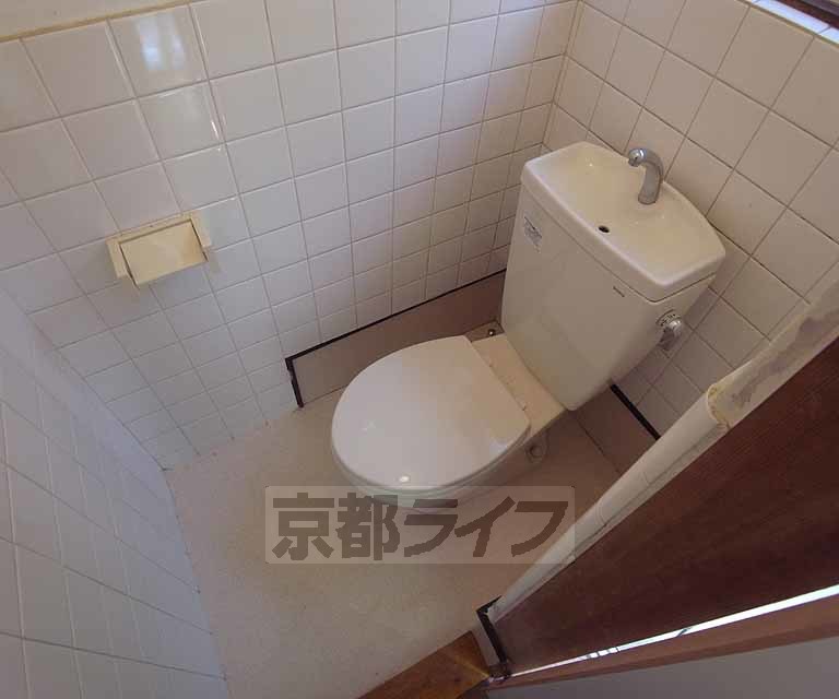 【京都市左京区岩倉花園町のアパートのトイレ】