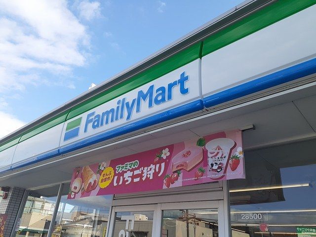 【名古屋市中川区南脇町のアパートのコンビニ】