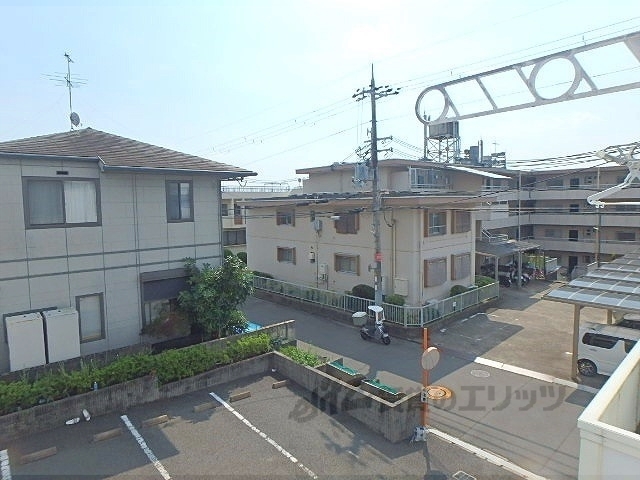 【八幡市男山長沢のアパートの眺望】