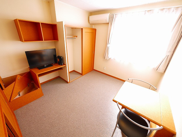 居室・リビング　こちらの居間で趣味の時間をお楽しみください