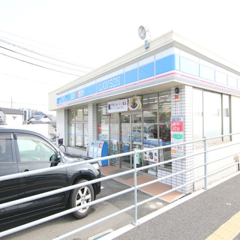 コンビニ　ローソン下関川中本町店（コンビニ）まで370m