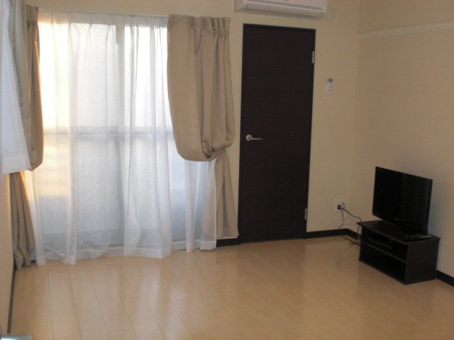 居室・リビング　同じタイプのお部屋の写真です。