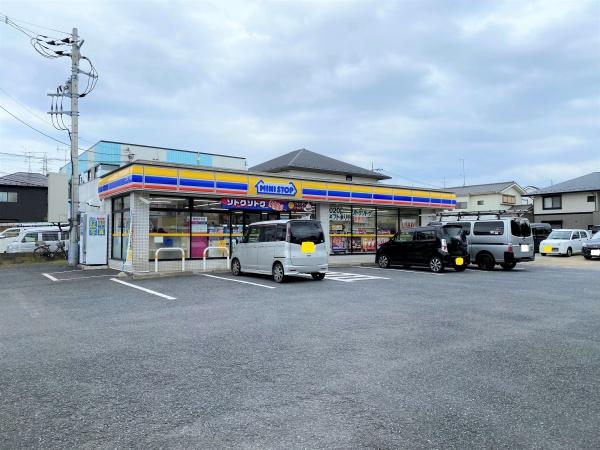 コンビニ　ミニストップ吉川店（コンビニ）まで299m