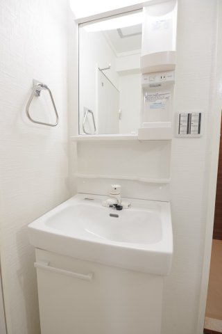 洗面設備　嬉しい独立洗面台！