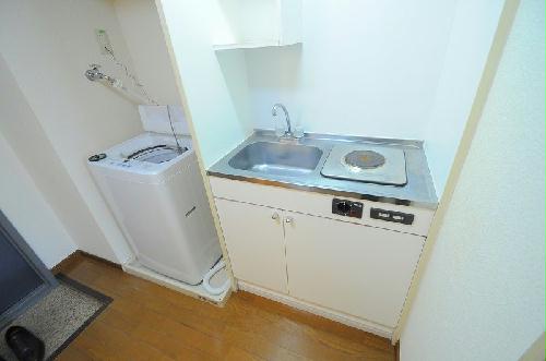 キッチン　※お部屋によりコンロのタイプが異なる場合があります。