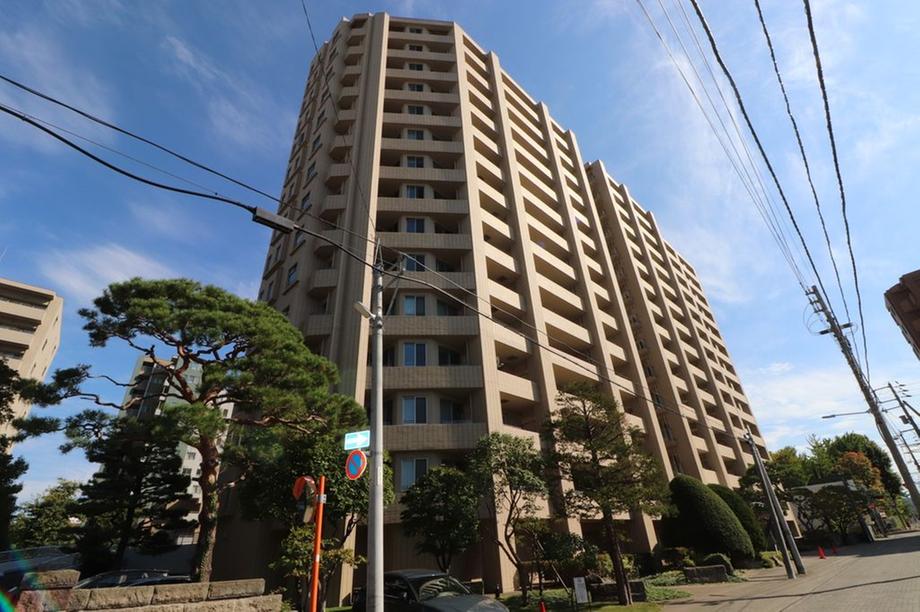 パークスクエア中島公園の建物外観