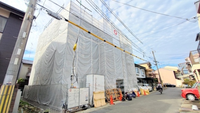 京都市西京区下津林大般若町のアパートの建物外観