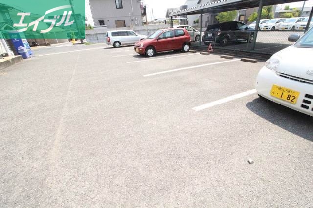 駐車場　駐車場