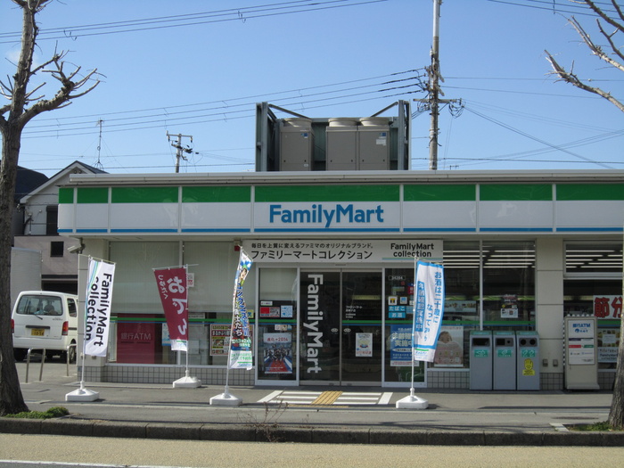 コンビニ　ファミリーマート西舞子店（コンビニ）まで550m