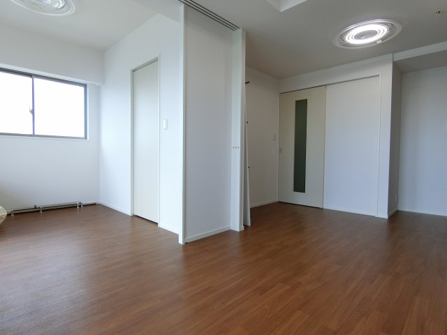 居室・リビング　詳細は、RISUMO江坂本店→06-6155-7137まで♪