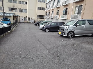 駐車場　駐車場