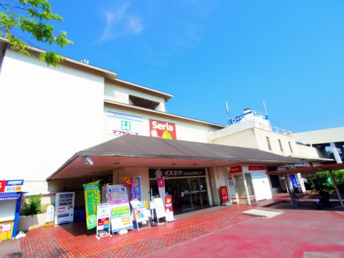 スーパー　イズミヤ　学園前店（スーパー）まで694m