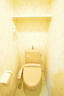 トイレ　温水洗浄便座付き