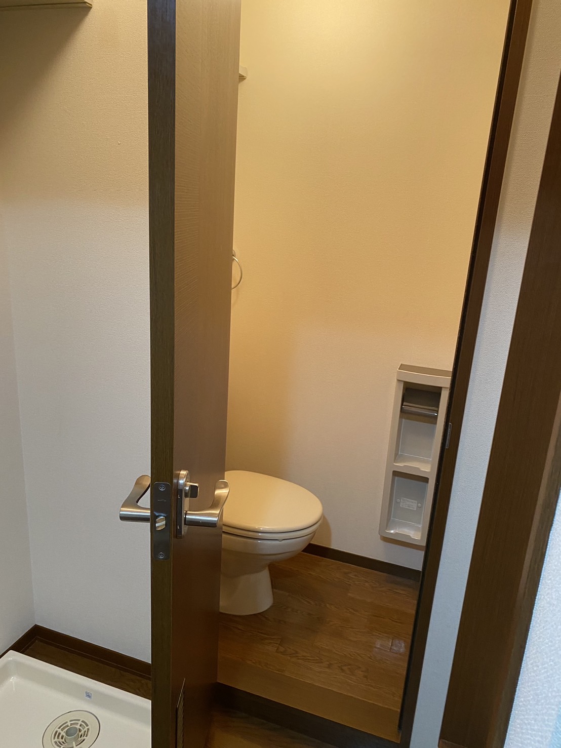 トイレ　シャワートイレに変更