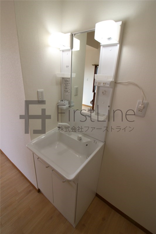 洗面設備　別棟、同間取りの写真です