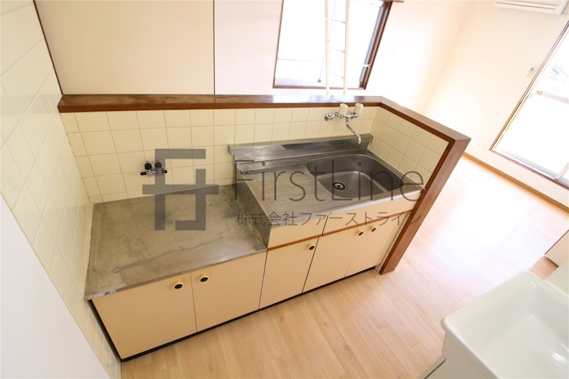 キッチン　別棟、同間取りの写真です