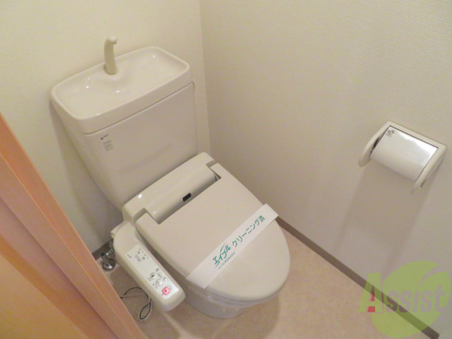 トイレ　トイレは、ウォシュレットが設置されているので便利ですね