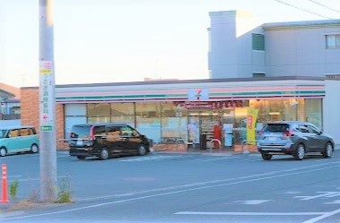 コンビニ　セブンイレブン半田雁宿町店（コンビニ）まで550m