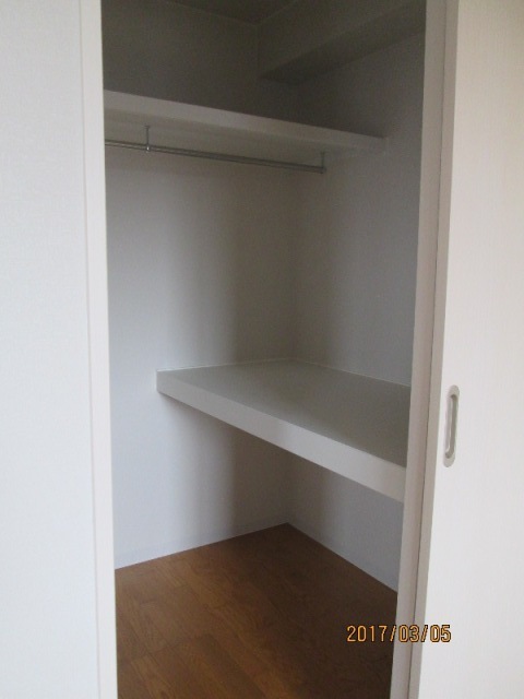 収納　ＬＤＫ横洋室ウォークインクローゼット