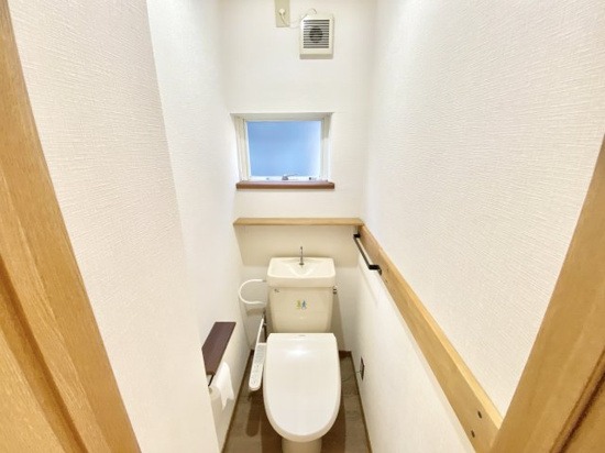 トイレ　温水洗浄便座