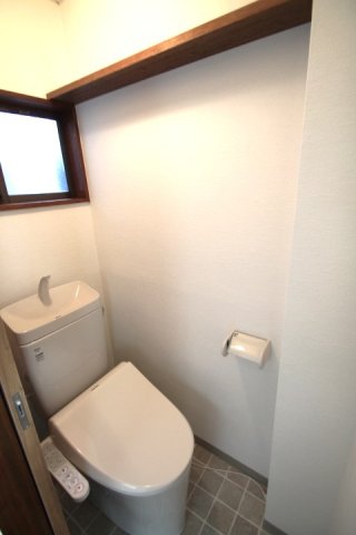本駒込6丁目戸建のトイレ写真