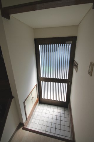 本駒込6丁目戸建の玄関写真