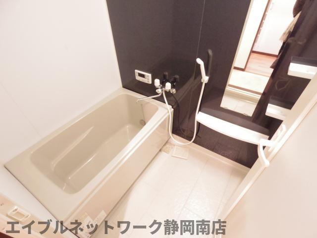 バス・シャワールーム　日々の疲れを癒すお風呂付です