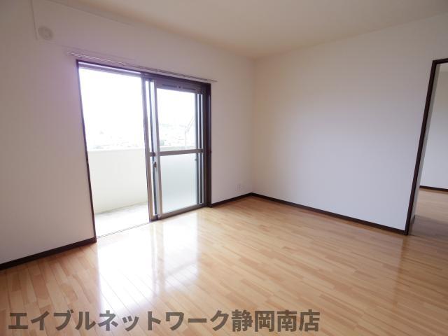 その他部屋・スペース　明るい色調の室内です