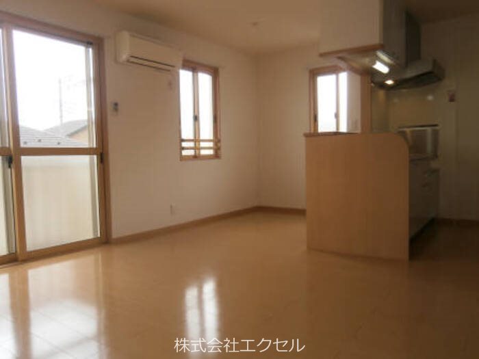 居室・リビング　エアコン付きの室内です。