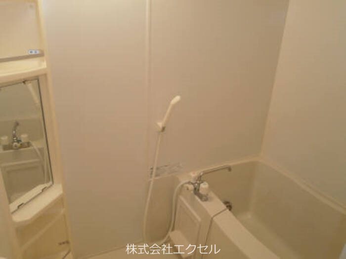 バス・シャワールーム　追い焚き付きです。