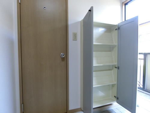 玄関　別のお部屋の写真になります。※現況優先