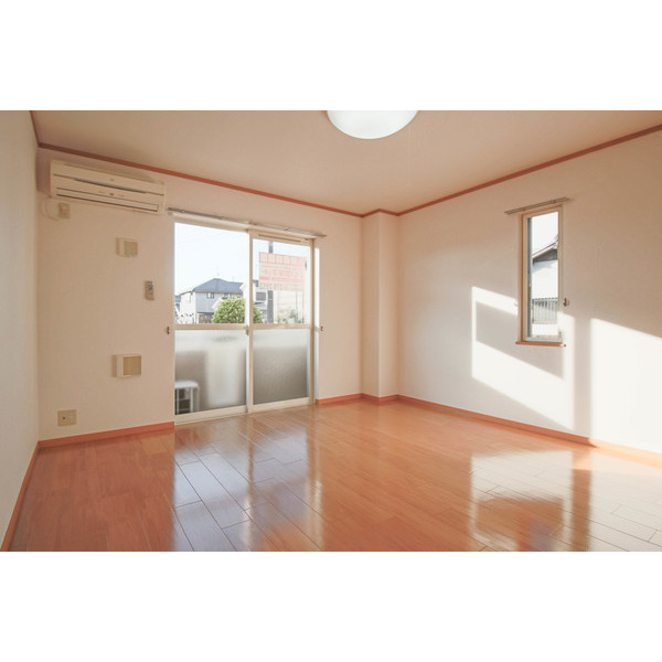 居室・リビング　同じ建物の別のお部屋