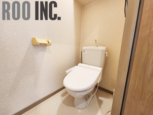 トイレ　写真は反転のお部屋です