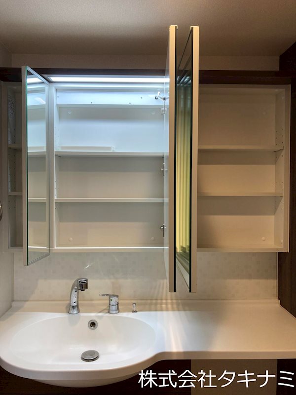 洗面設備　洗面台収納