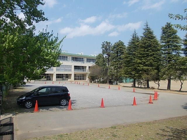 小学校　牛久市立牛久小学校（小学校）まで450m